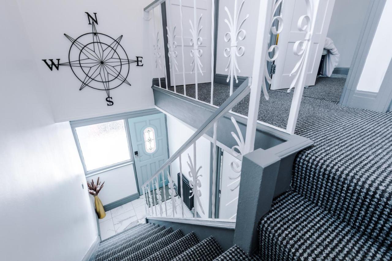 Only Family Groups - Pets Stay For Free - Sleeps 8 - Sofabed Blackpool Eksteriør billede