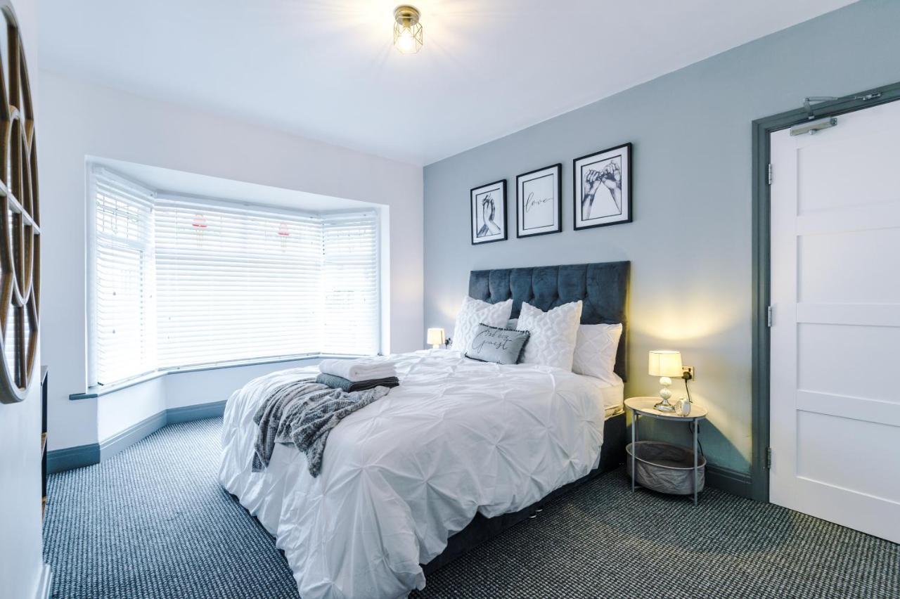 Only Family Groups - Pets Stay For Free - Sleeps 8 - Sofabed Blackpool Eksteriør billede