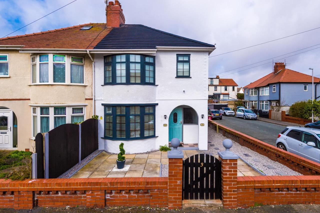 Only Family Groups - Pets Stay For Free - Sleeps 8 - Sofabed Blackpool Eksteriør billede