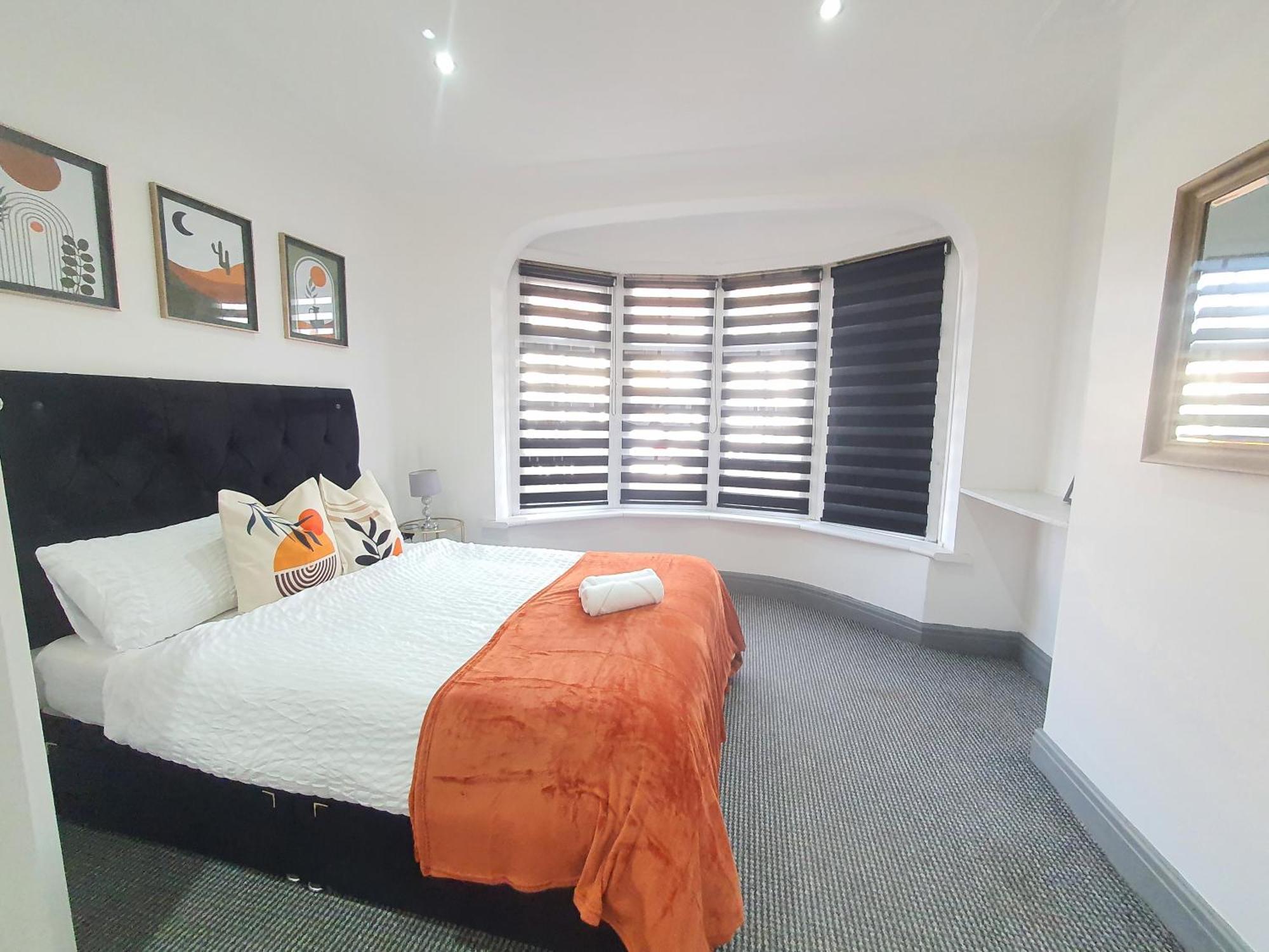Only Family Groups - Pets Stay For Free - Sleeps 8 - Sofabed Blackpool Eksteriør billede